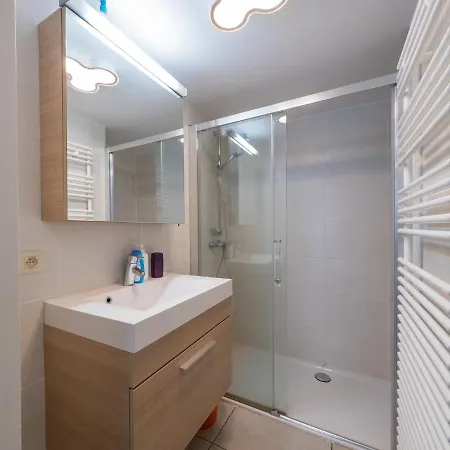 Within Walking Distance Of The Apartmán